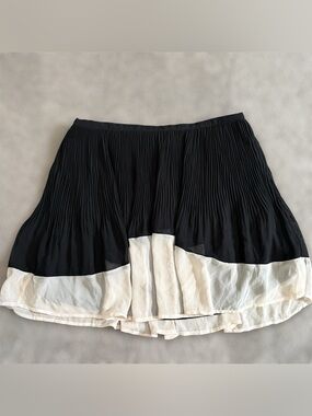 Lauren Conrad Womens Sz Large Pleated Skater Skirt Color Block Black / Cream
